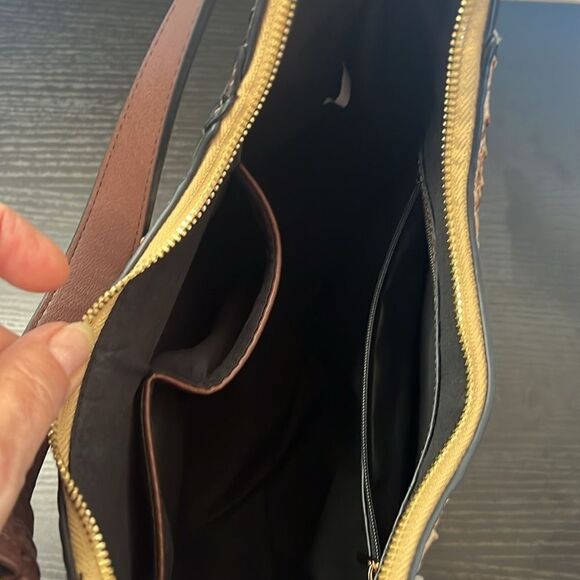 Mia K-MFK Collection Becket Faux Crocodile Embossed Shoulder Bag - Picture 7 of 9